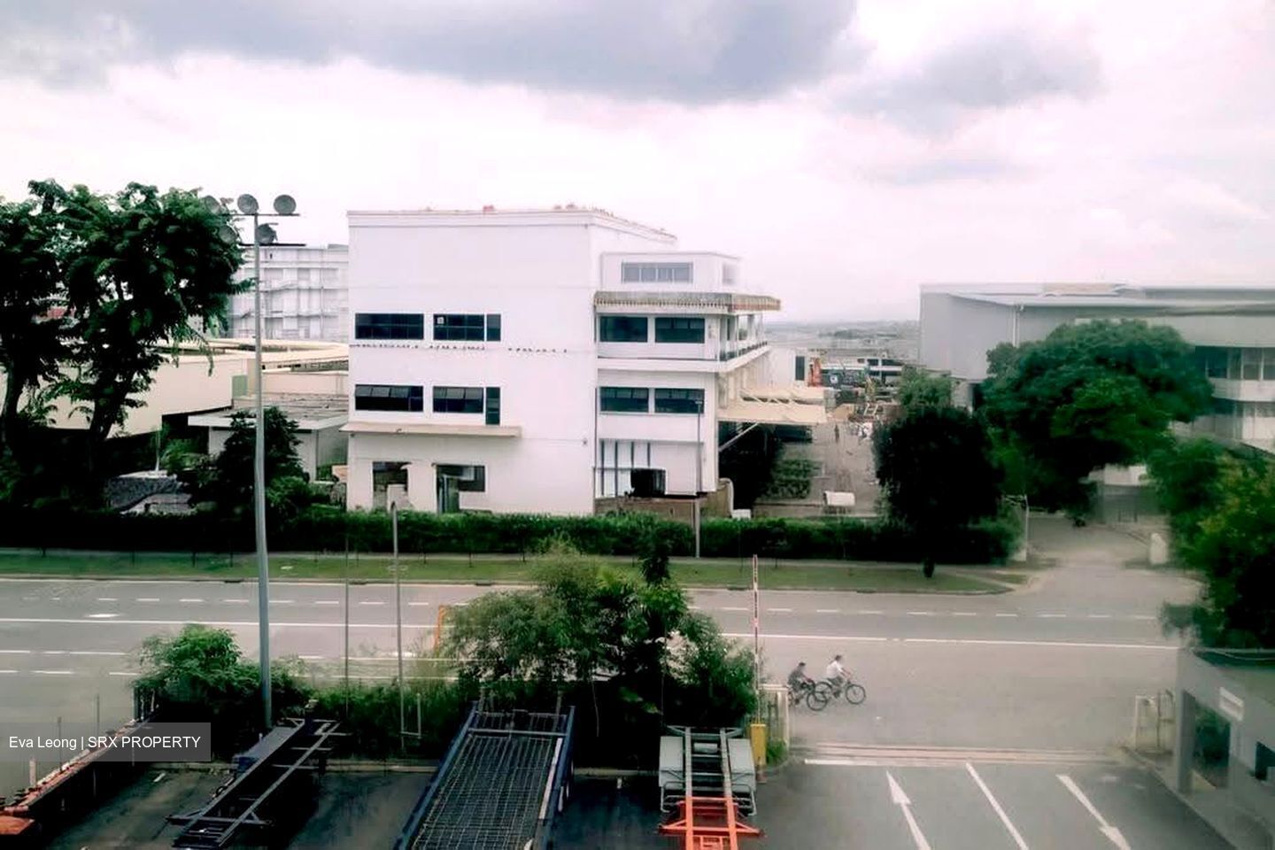 Jalan Buroh (D22), Factory #639971751